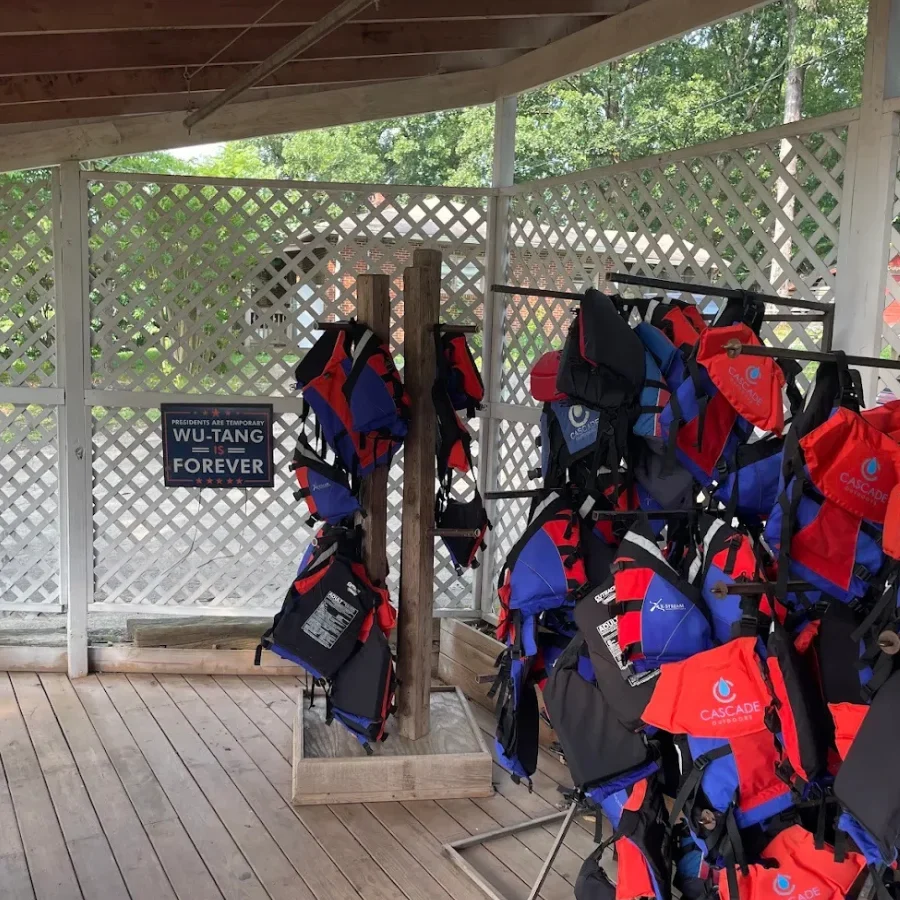 whitewater rafting life jackets pfd gear included on ocoee river rafting trips at outpost on the deck